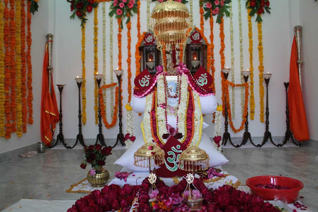 Shri Santram Mandir Varad