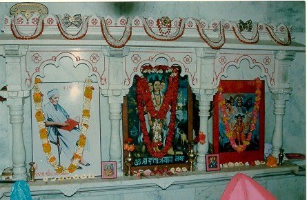 Shri Santram Deri 2004