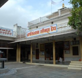 Shri Santram Mandir Radhu